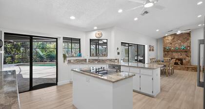 Secluded Palm Beach Gardens Home with Private Pool