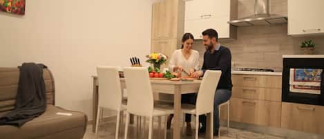 บ้านพัก, 1 ห้องนอน, พร้อมสิ่งอำนวยความสะดวกสำหรับผู้พิการ | ห้องรับประทานอาหาร
