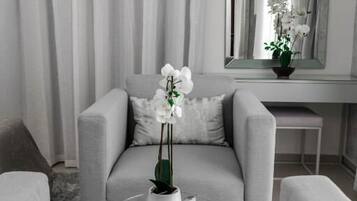 Luxury Apartment, Balcony, City View | Living area