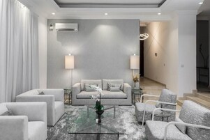 Luxury Apartment, Balcony, City View | Living area