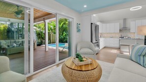 Smart TV - **PALMS ON DUVAL @ OLD TOWN** Private Home w/ Pool + LAST KEY SERVICES... (Key West)