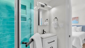 Bathroom - **PALMS ON DUVAL @ OLD TOWN** Private Home w/ Pool + LAST KEY SERVICES... (Key West)