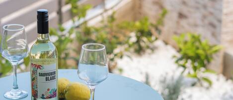 تناول الطعام بالخارج