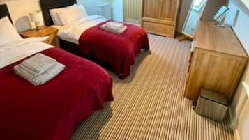 2 bedrooms, iron/ironing board, WiFi