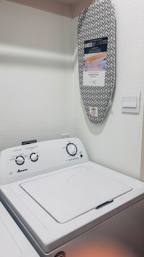 Interior - Little Nyssa Home Away From Home (Houston)