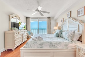 Iron/ironing board, free WiFi, bed sheets - Sand Castle II 2603🏖️Beachfront🌴Private Balcony🐬Direct Beach Access (Indian Shores)