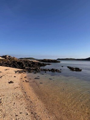 On the beach, beach towels - Kippford Rest – Luxury Caravan at Coastal Kippford (Dalbeattie)