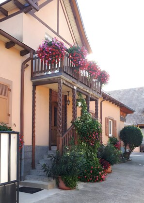 Exterior detail - Apartment “Résidence Du Muhlbach” with Private Terrace, Balcony, and Wi-Fi (Stotzheim)