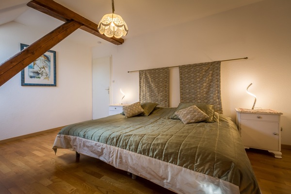 4 slaapkamers, een strijkplank/strijkijzer, wifi, beddengoed