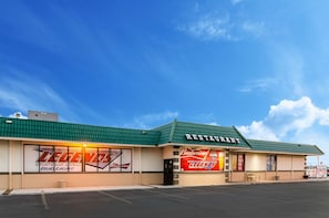 Exterior - Quality Inn & Suites Salina West (Salina)