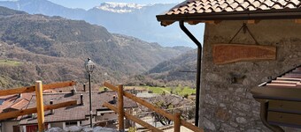Chalet 'Al Volt' with Mountain View, Private Terrace and Garden