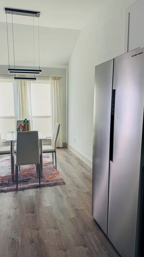 House | Interior - Little Nyssa Home Away From Home (Houston)