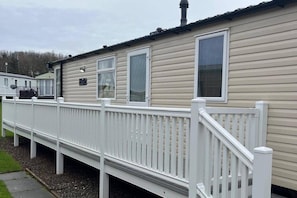 Exterior - Caravan- Sleeps 6, 2 Bedrooms - Thurston Manor (Dunbar)