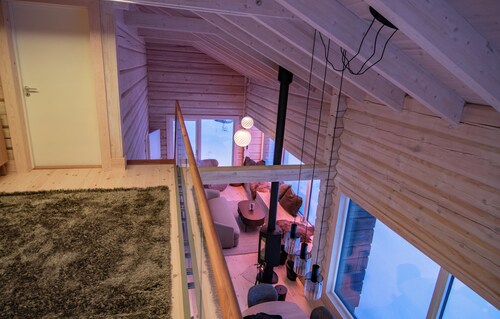 Sommarbukt - "Tind" Aurora Hideaway | Premium Fjord Lodge