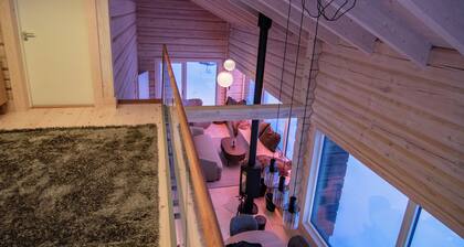 Sommarbukt - "Tind" Aurora Hideaway | Premium Fjord Lodge