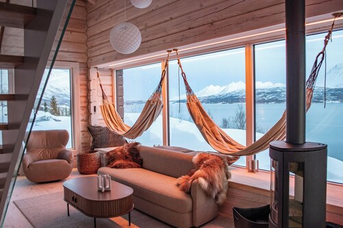 Sommarbukt - "Tind" Aurora Hideaway | Premium Fjord Lodge