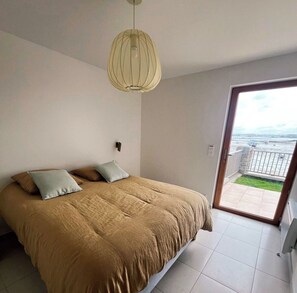 Room - Vrbo Property (Île-de-Batz)
