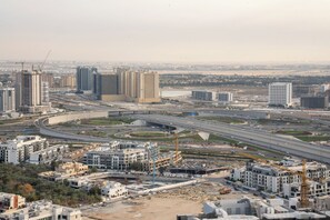 Deluxe Apartment | View from room - Skyline Luxury 1BR - Balcony (Dubai)