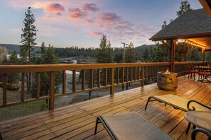 Terrace/patio - Lakeview Mountain Retreat w/ Balcony, Gas Fire Pit, Pool table, Walk to Lake (Fawnskin)