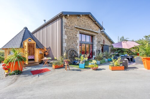 Guest Room 'Les Philous Gourmands - Caraïbes' with Shared Garden and Wi-Fi