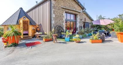 Guest Room 'Les Philous Gourmands - Caraïbes' with Shared Garden and Wi-Fi