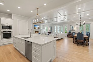 Private kitchen - Luxury Watersound Beach Retreat on Scenic 30A (Inlet Beach)
