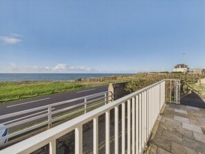 Property grounds - Amazing sea view, family home for 10 (Le Croisic)