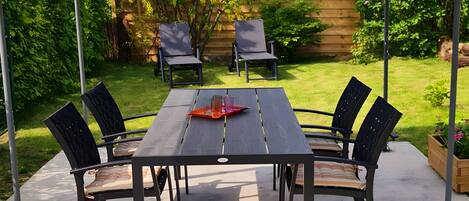 屋外ダイニングエリア