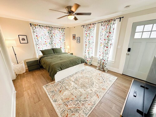 Cozy Studio Apartment with Full Kitchen