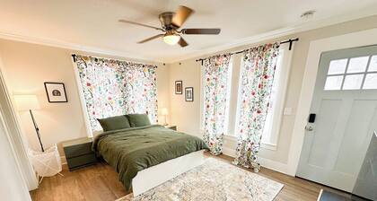 Cozy Studio Apartment with Full Kitchen