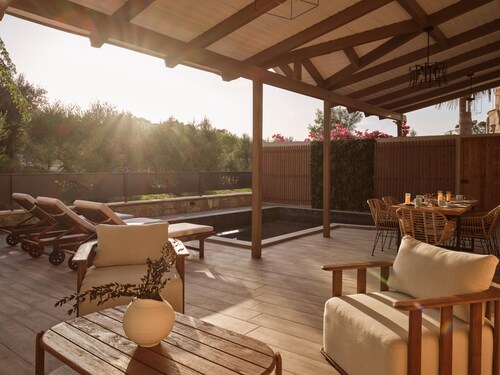 Ilision – Contemporary Living Condo I