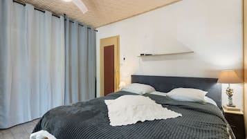 2 chambres, fer et planche Ă repasser, Wi-Fi, draps fournis