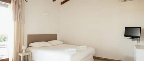 Studio, Partial Sea View