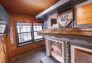5 chambres, fer et planche à repasser, lit parapluie, Wi-Fi gratuit