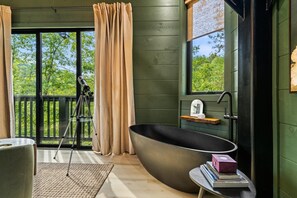 Interior - Brand New Stargazing Treehouse - Hot Tub - Fire Pit (Sevierville)