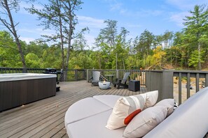 Terrace/patio - Brand New Stargazing Treehouse - Hot Tub - Fire Pit (Sevierville)