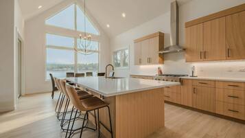 House, Multiple Beds, Patio, Mountain View (Sophie Lake Chalet) | Private kitchen