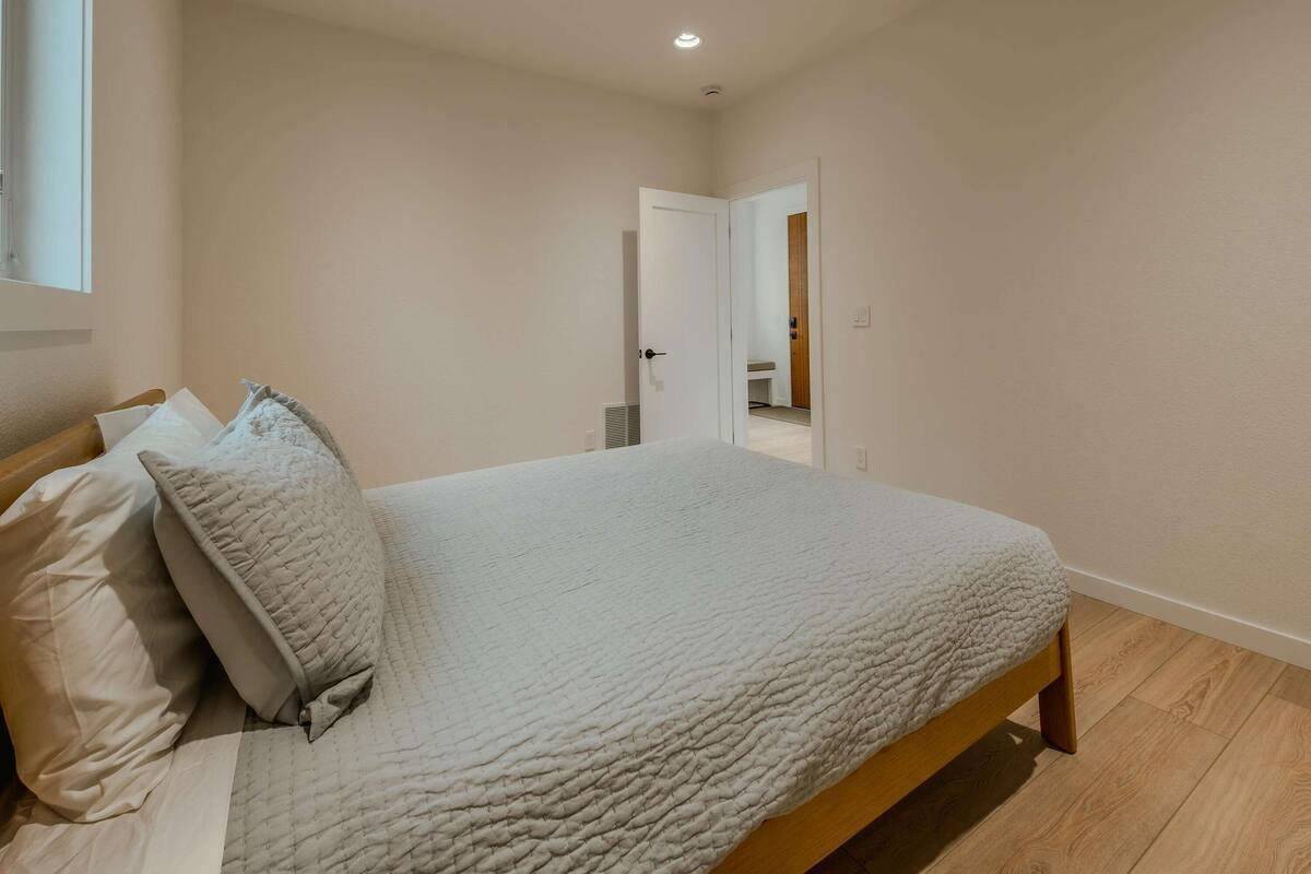 獨棟房屋, 多張床, 庭院, 山景 (Sophie Lake Chalet)