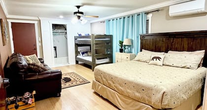 Sports Court • Sleeps 32 •Lake Views/Trail access