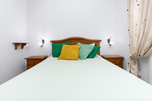 4 habitaciones, tabla de planchar con plancha, wifi y ropa de cama 
