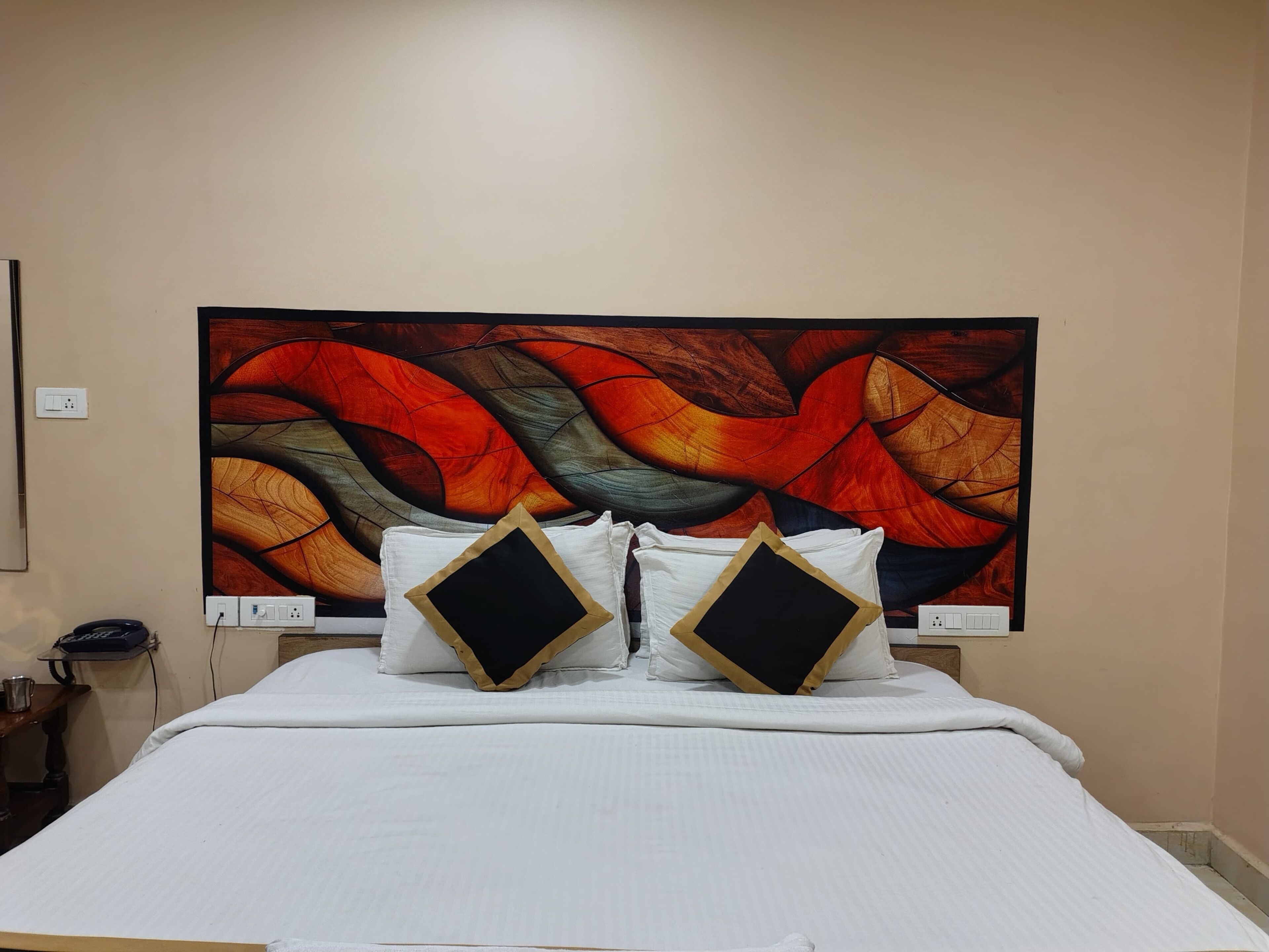 Premium Room | Desk, laptop workspace, iron/ironing board, free WiFi