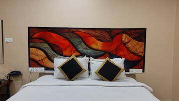 Premium Room | Desk, laptop workspace, iron/ironing board, free WiFi