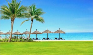 Beach - Wyndham Hoi An Royal Beachfront Resort (Hoi An)