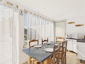 Dining - Garden and veranda, beach 500m away, house for 4 (Bretignolles-sur-Mer)
