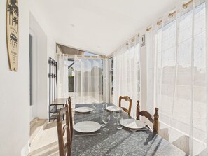Dining - Garden and veranda, beach 500m away, house for 4 (Bretignolles-sur-Mer)