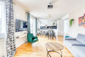 Smart-TV, Tischtennisplatte