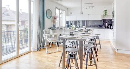 SupVilla* Paris Disneyland, Villepinte Expo, CDG