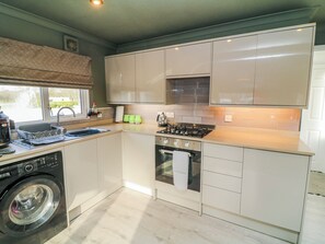 Private kitchen - The Nest Lodge 55 (Grantham)