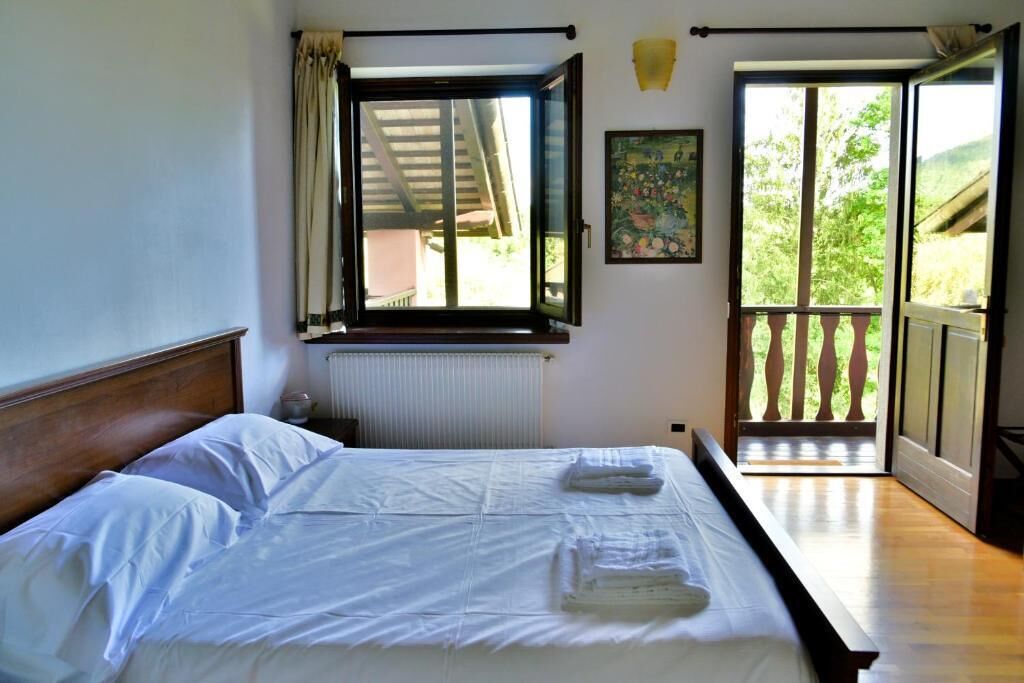 Design Triple Room, Balcony, Hill View