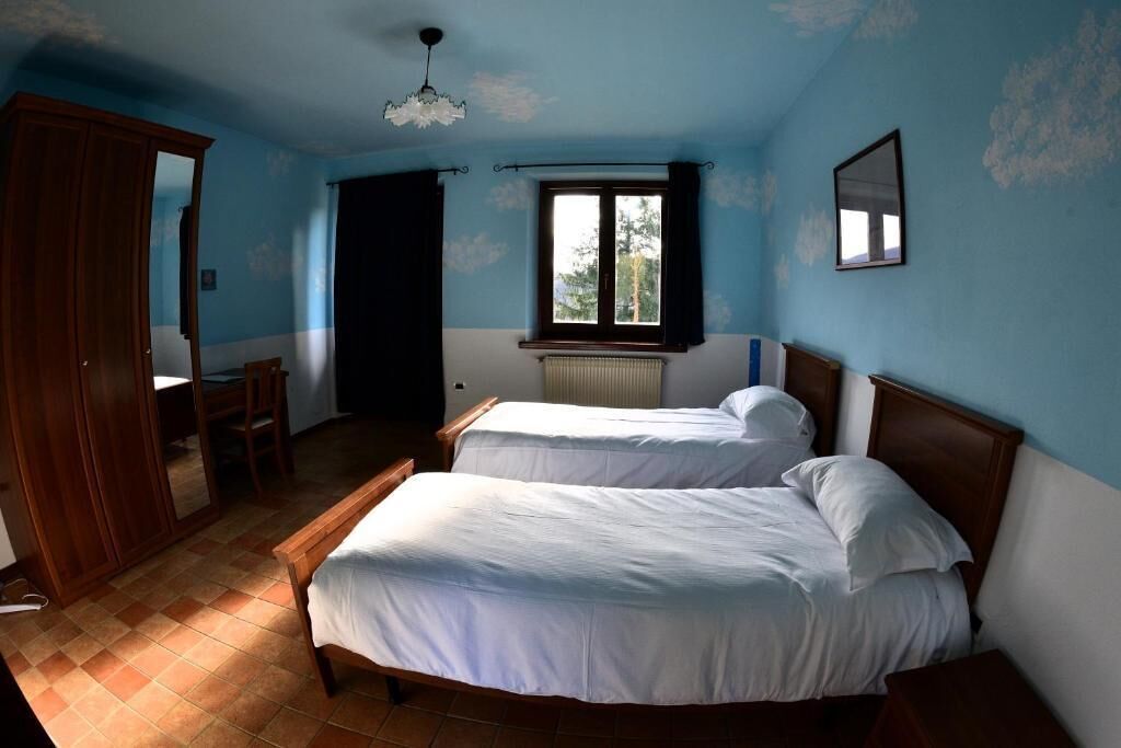 Classic Twin Room, Hill View